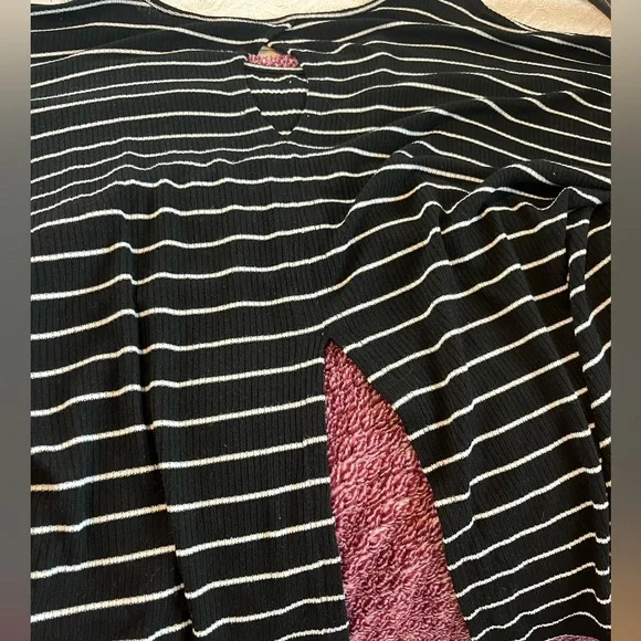 Daytrip Black and White Striped Long Sleeve Top - Picture 3 of 5